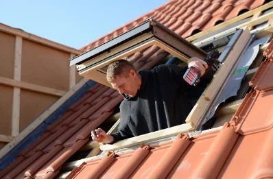 Pose de fenêtres de toit Velux à Tressange